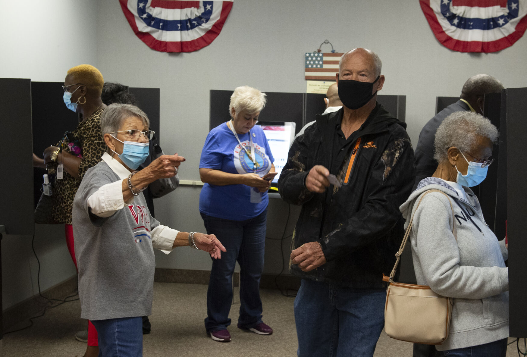 ACA.earlyvoting016.101720.jpg